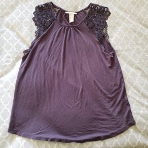 Lace detailed tank top